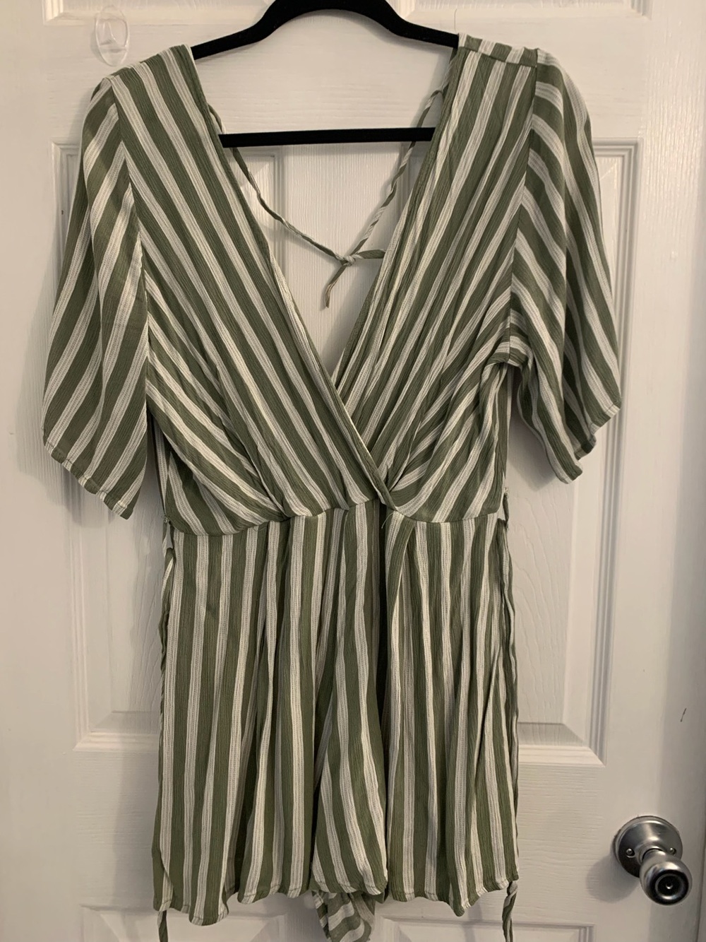 Trixxi Olive Green and White Women’s Romper short set. Size large $10